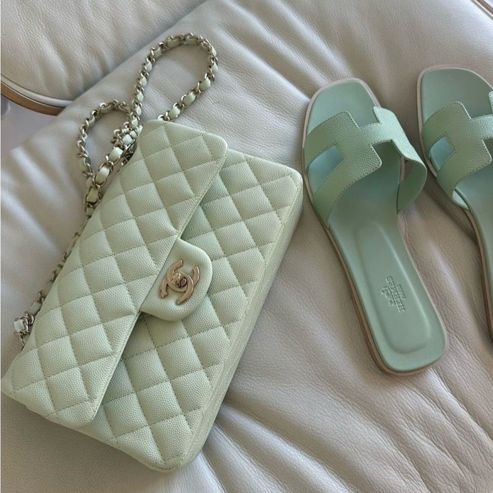 Unlisted listing for luxury designer items only live show